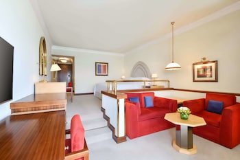 Deluxe Room, 1 King Bed, Smoking, Balcony (View)
