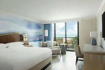 Deluxe Room, 1 King Bed, Partial Ocean View