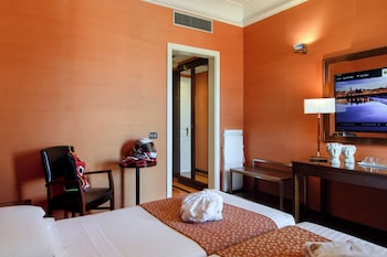 Comfort Double Room (1 Full or 2 Twin Beds)
