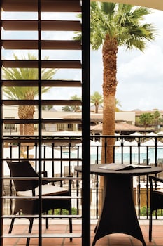 Sunset Beach 1 Bedroom Suite 1 King-1077sf 100sm Patio or balcony, pool view, oversized shower