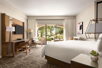 Princess 1 Bedroom Suite 1 King- 1150sf 107sm Patio, parlor and dining area, 2 full bathrooms