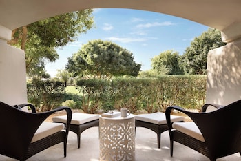 Princess 1 Bedroom Suite 1 King- 1150sf 107sm Patio, parlor and dining area, 2 full bathrooms