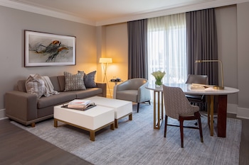 Suite (Metropolitan)