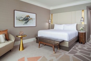 Premier Room, 1 King Bed, Mobility Accessible (w/ RI Shower)
