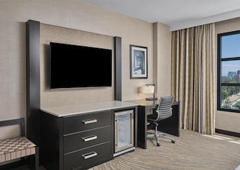 Room, 1 King Bed, Corner