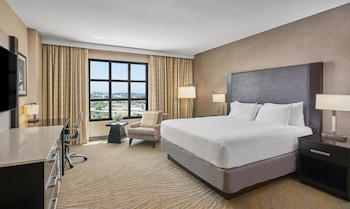 Room, 1 King Bed, Corner