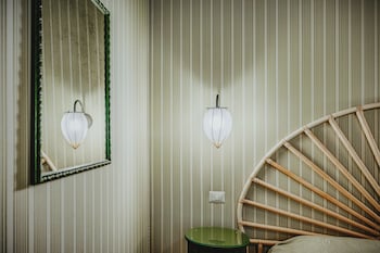 Suite, Pool Access