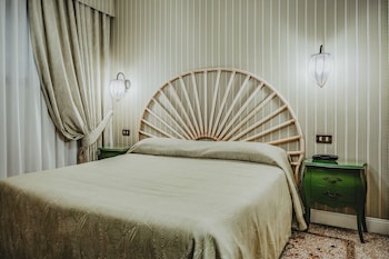 Double or Twin Room, Pool Access