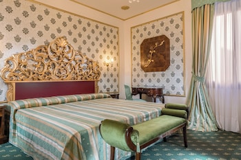 Room (King Deluxe)
