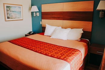 Suite, 1 King Bed, Non Smoking, Kitchenette (No Pets)