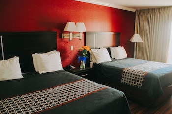 Standard Room, 2 Queen Beds, Non Smoking, City View (No Pets)