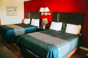 Standard Room, 2 Queen Beds, Non Smoking, City View (No Pets)