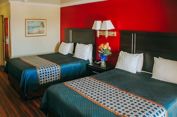 Standard Room, 2 Queen Beds, Non Smoking, City View (No Pets)