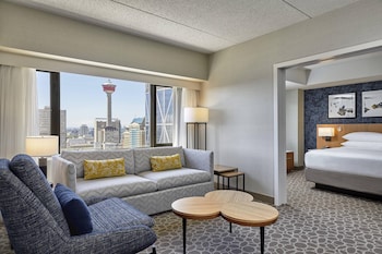 Premium Suite, 1 King Bed with Sofa bed