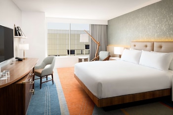 Room, 1 King Bed (Premiere, High Floor)