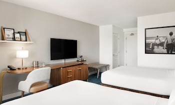 Standard Room, 2 Queen Beds, Accessible (Hearing)
