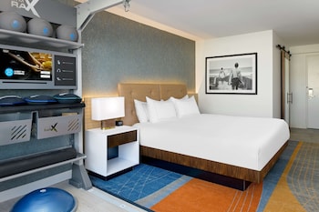 Room, 1 King Bed (Fitness)