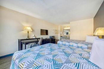 2 Queen Beds, Smoking, Refrigerator & Microwave