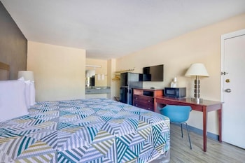 1 King Bed, Smoking, Refrigerator & Microwave