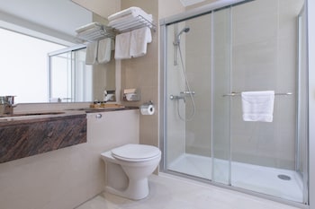 Junior Suite, Partial Sea View