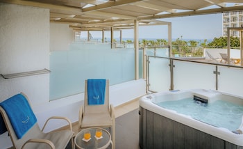 Junior Suite, Partial Sea View