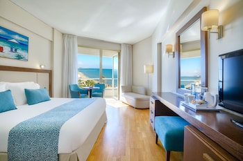 Double or Twin Room, Partial Sea View