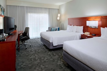 Room, 2 Queen Beds, Accessible (Mobility/Hearing Roll in Shower)