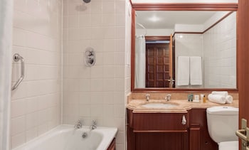 Standard Room, 1 Double or 2 Twin Beds