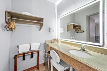Deluxe Room, 2 Double Beds, Accessible, Non Smoking