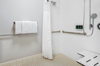 Room, 2 Queen Beds (Mobility/Hearing Accessible, Tub)