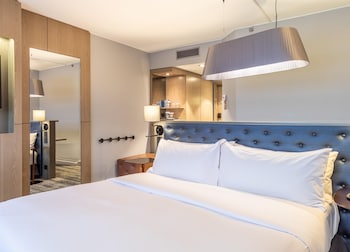 Executive Room, 1 King Bed, Accessible, Sea View