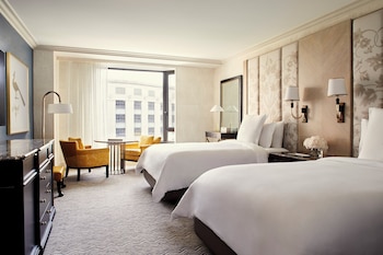 Deluxe Room, 2 Double Beds, Mobility Accessible