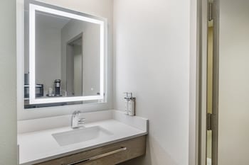 Standard Room, 1 King Bed, Accessible (Communications)