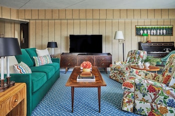 Suite, 1 King Bed