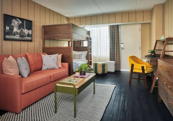 Family Room, 1 King Bed
