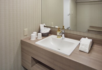 17th-24th Superior Twin Room, Non Smoking