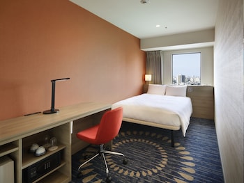 17th-24th Semi-Double Room, Non Smoking