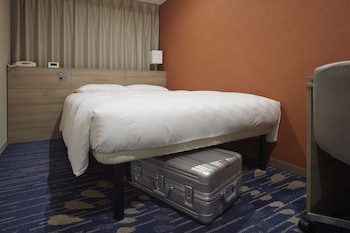 17th-24th Semi-Double Room, Non Smoking