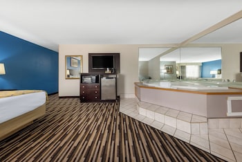 Deluxe Studio Suite, 1 King Bed, Non Smoking