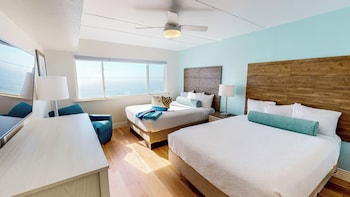Family Condo, 2 Bedrooms, Oceanfront (Corner Balcony)