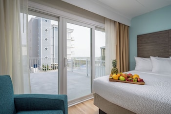 Suite, 1 King Bed (Side Ocean View)