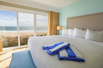 Suite, 1 King Bed with Sofa bed, Oceanfront