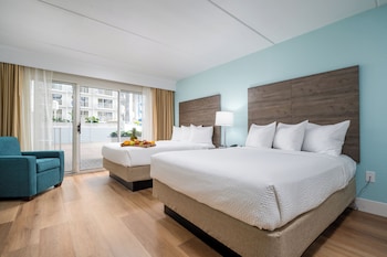 Suite (Pool Level)