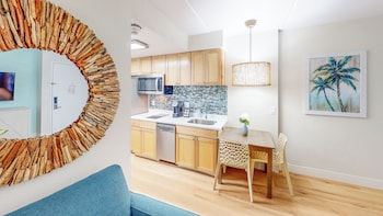 Suite, 2 Queen Beds, Ground Floor (Oceanfront)