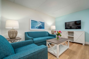 Suite, 1 King Bed (Side Ocean View)