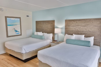 Suite, 2 Queen Beds, Pool View
