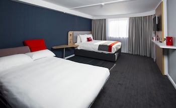 Standard Room, 2 Double Beds (with Free Hot Breakfast)