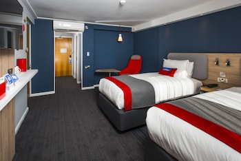 Standard Room, 2 Twin Beds (with Free Hot Breakfast)