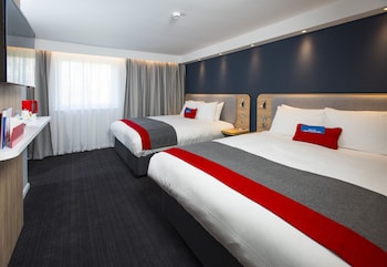 Standard Room, 2 Double Beds (with Free Hot Breakfast)