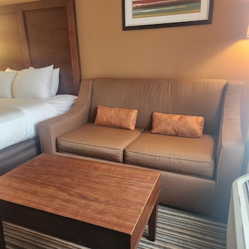 Standard Room, 2 Queen Beds, Non Smoking (with Single Sofabed)